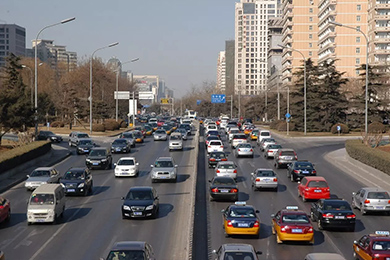 鬧市開車必學(xué)技巧，你會幾招？